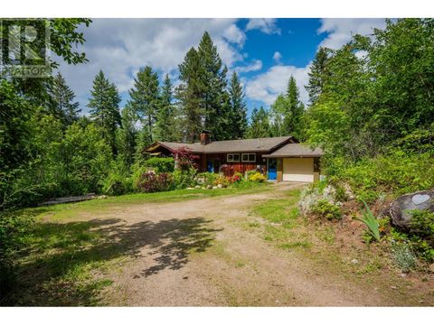 2083 Green Road Fruitvale BC V0G1L1