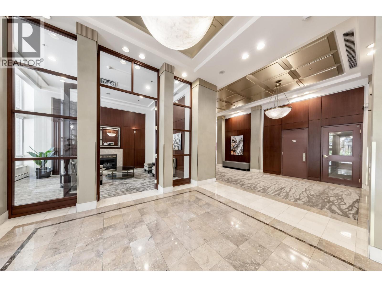 606 1288 MARINASIDE CRESCENT