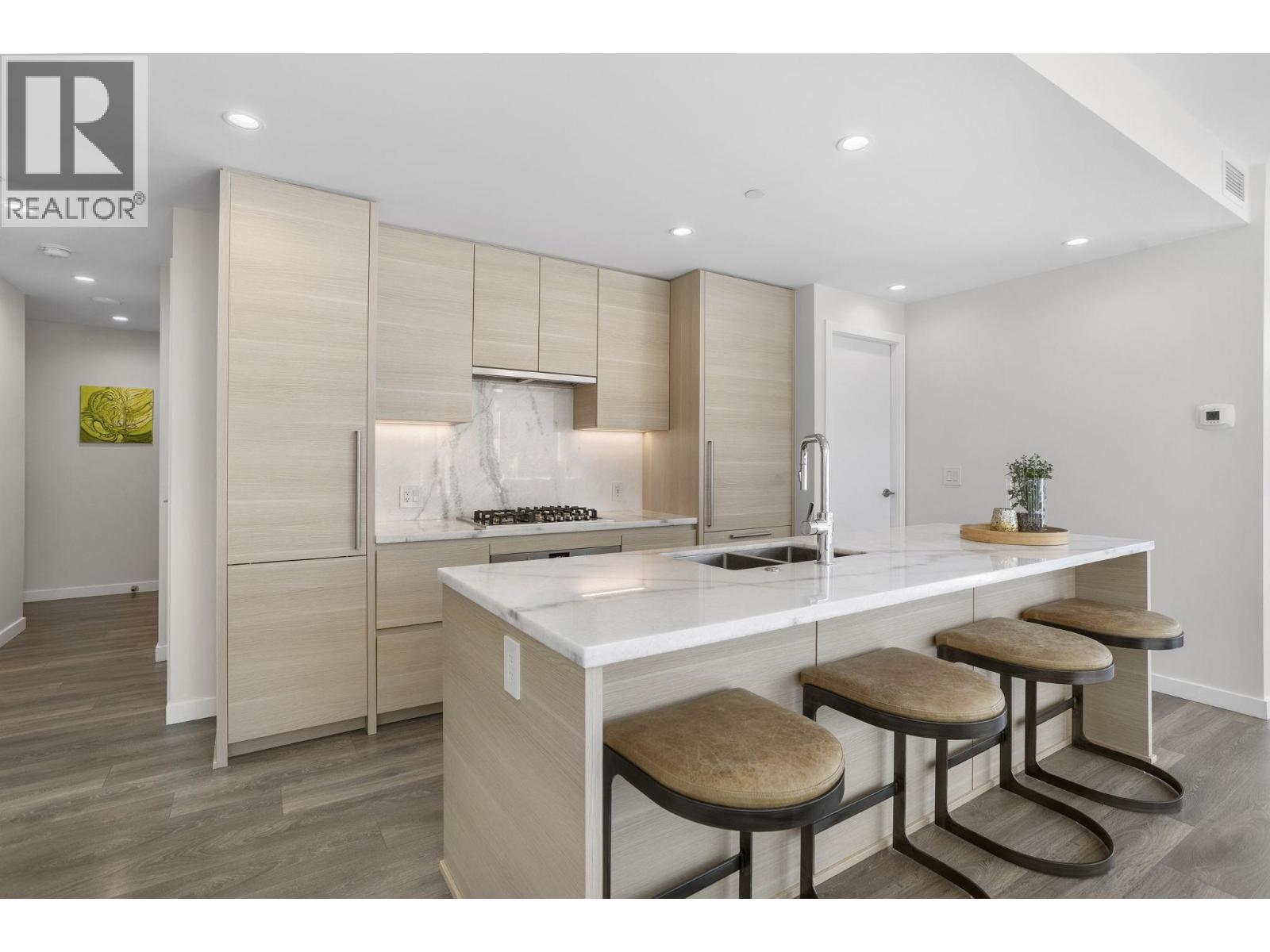 302 305 MORRISSEY ROAD