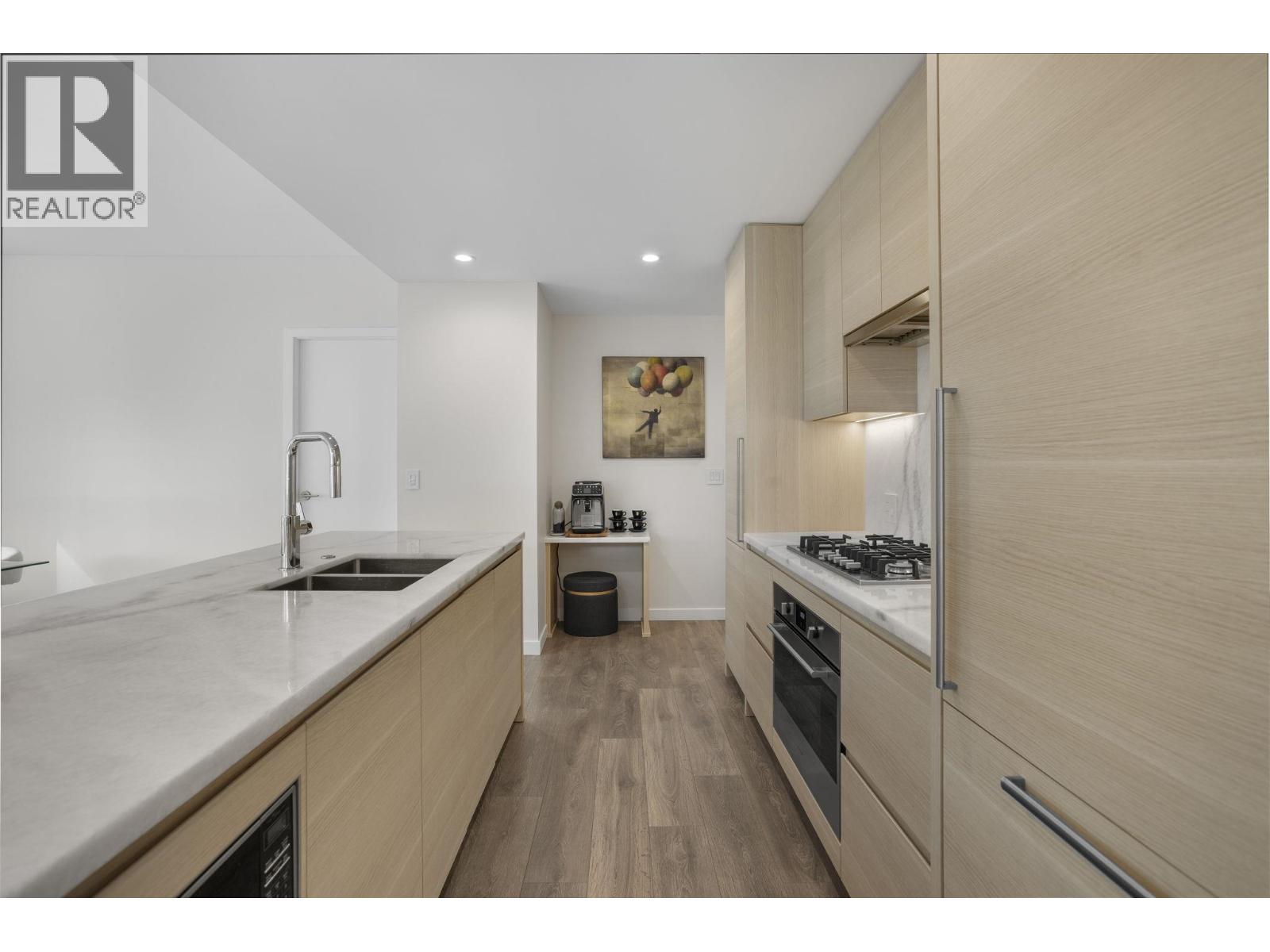 302 305 MORRISSEY ROAD