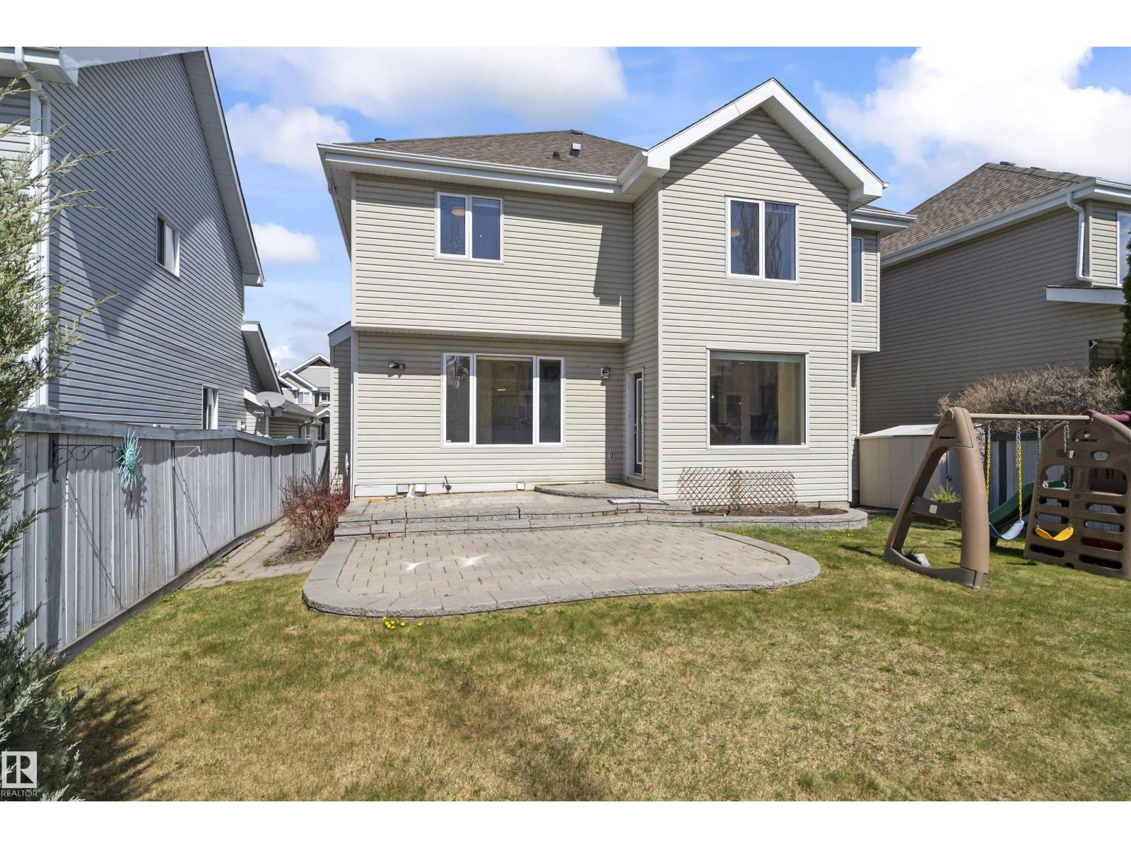 558 STEWART CR SW