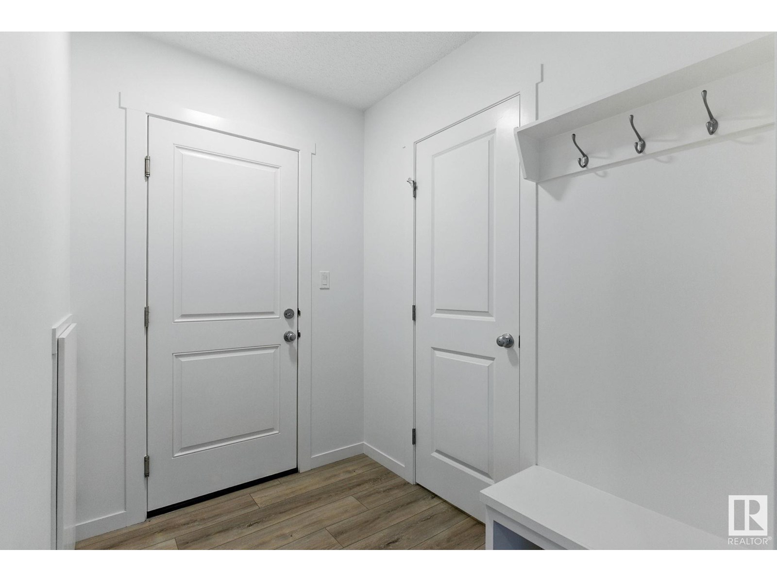 1223 MCLEOD AV