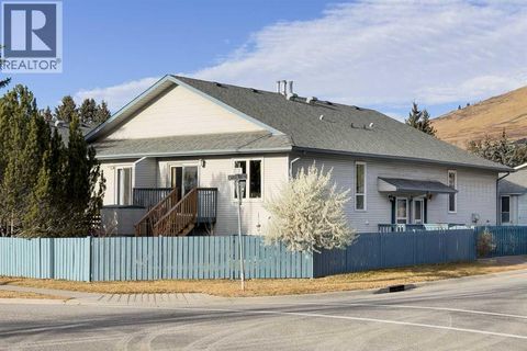 2, 532 First Street Street E Cochrane AB T4C1C5