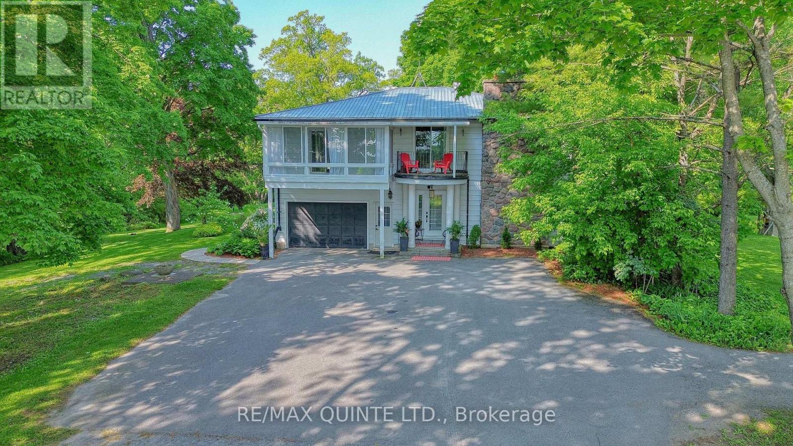 548 LORNA LANE