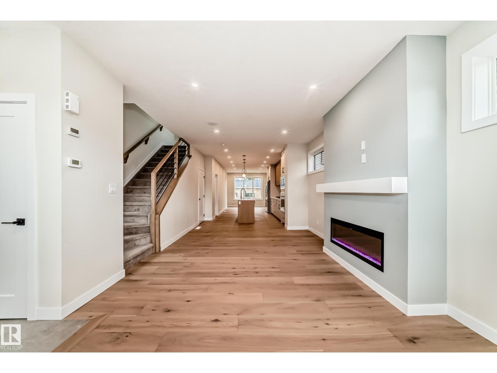 9637 85 ST NW