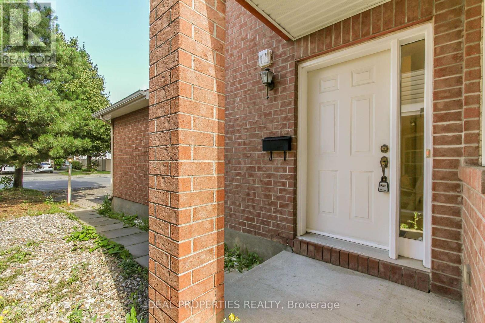418 BEATRICE DRIVE