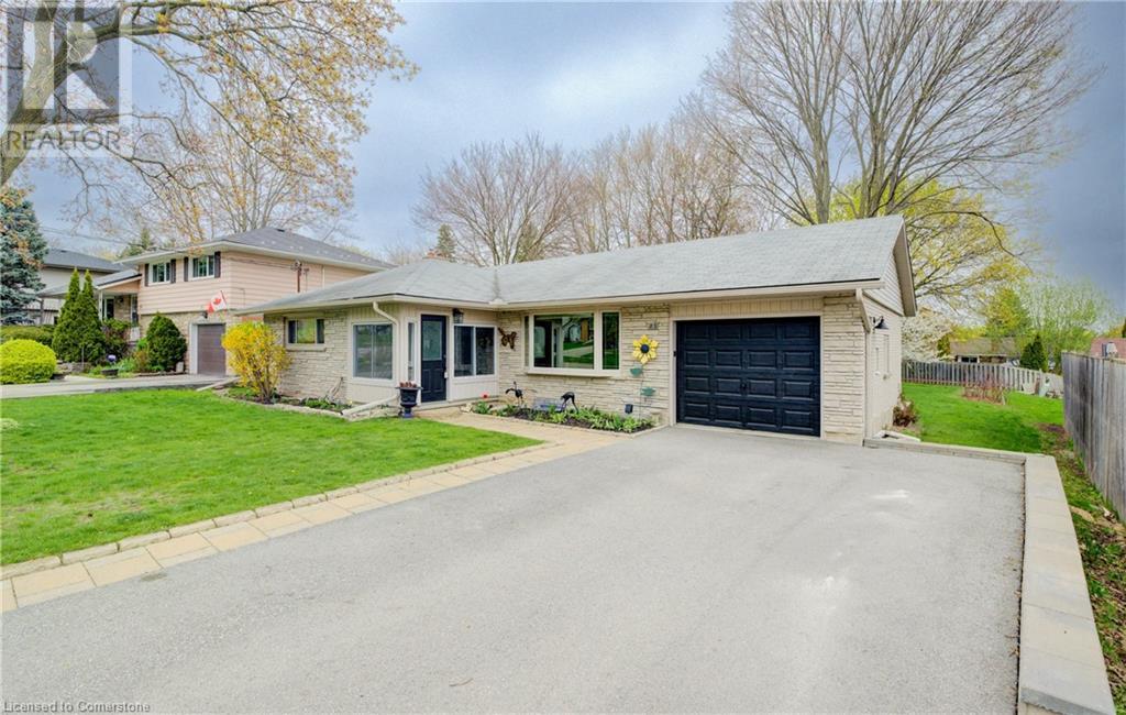 83 CLOVERDALE Crescent