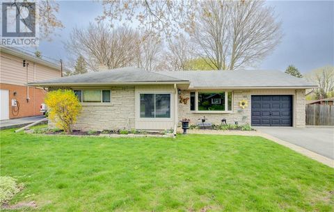 83 CLOVERDALE Crescent Kitchener ON N2M4X1