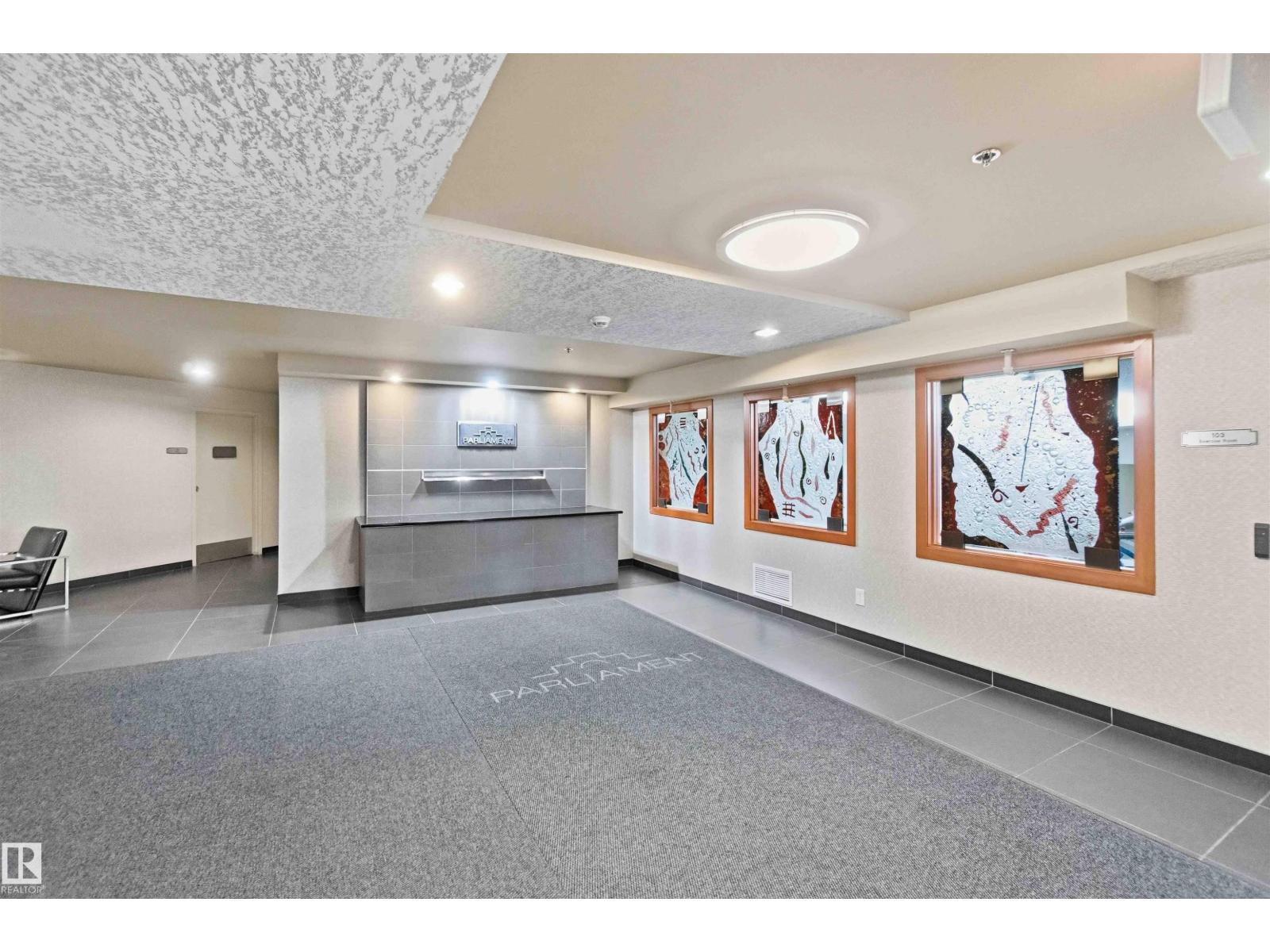 #708 9939 109 ST NW