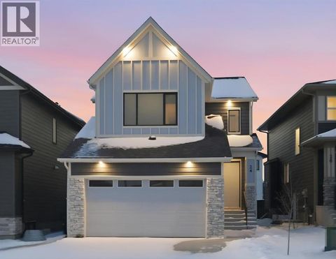 24 Sunvalley View Cochrane AB T4C0X8