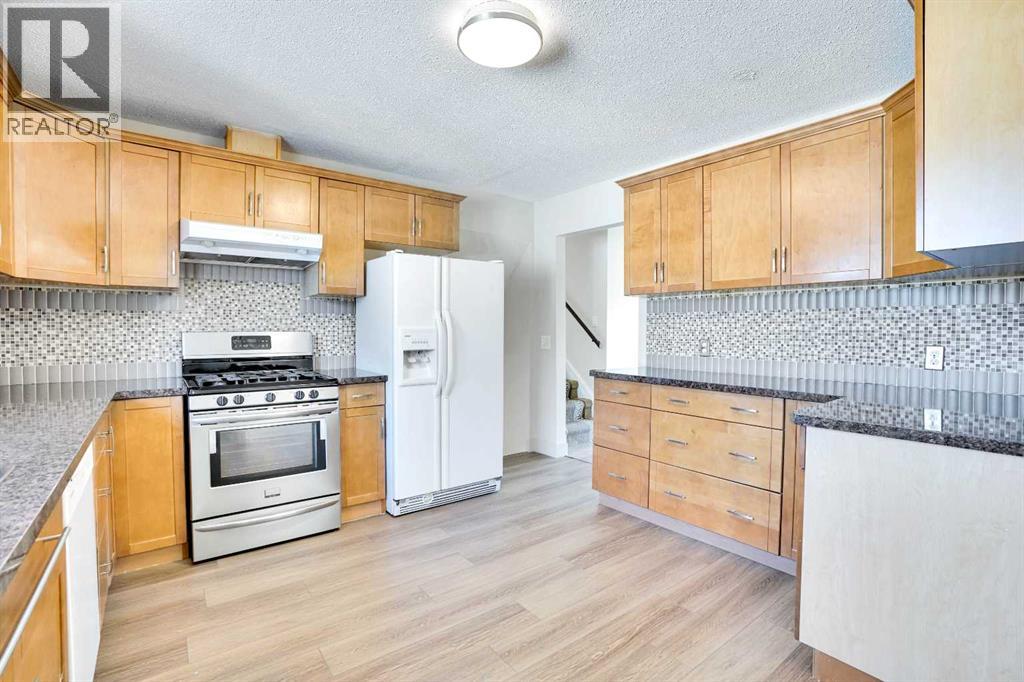 524 Whitehorn Way NE