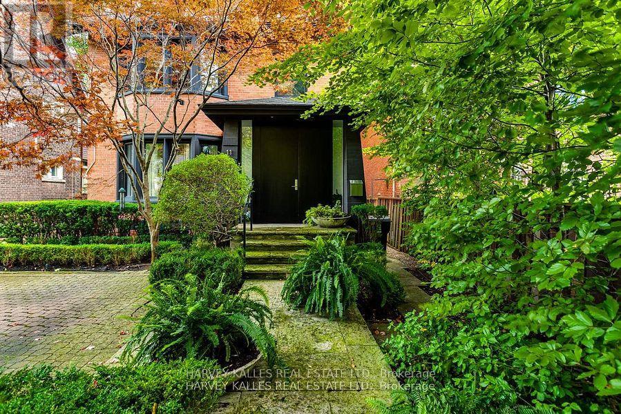 11 SHORNCLIFFE AVENUE