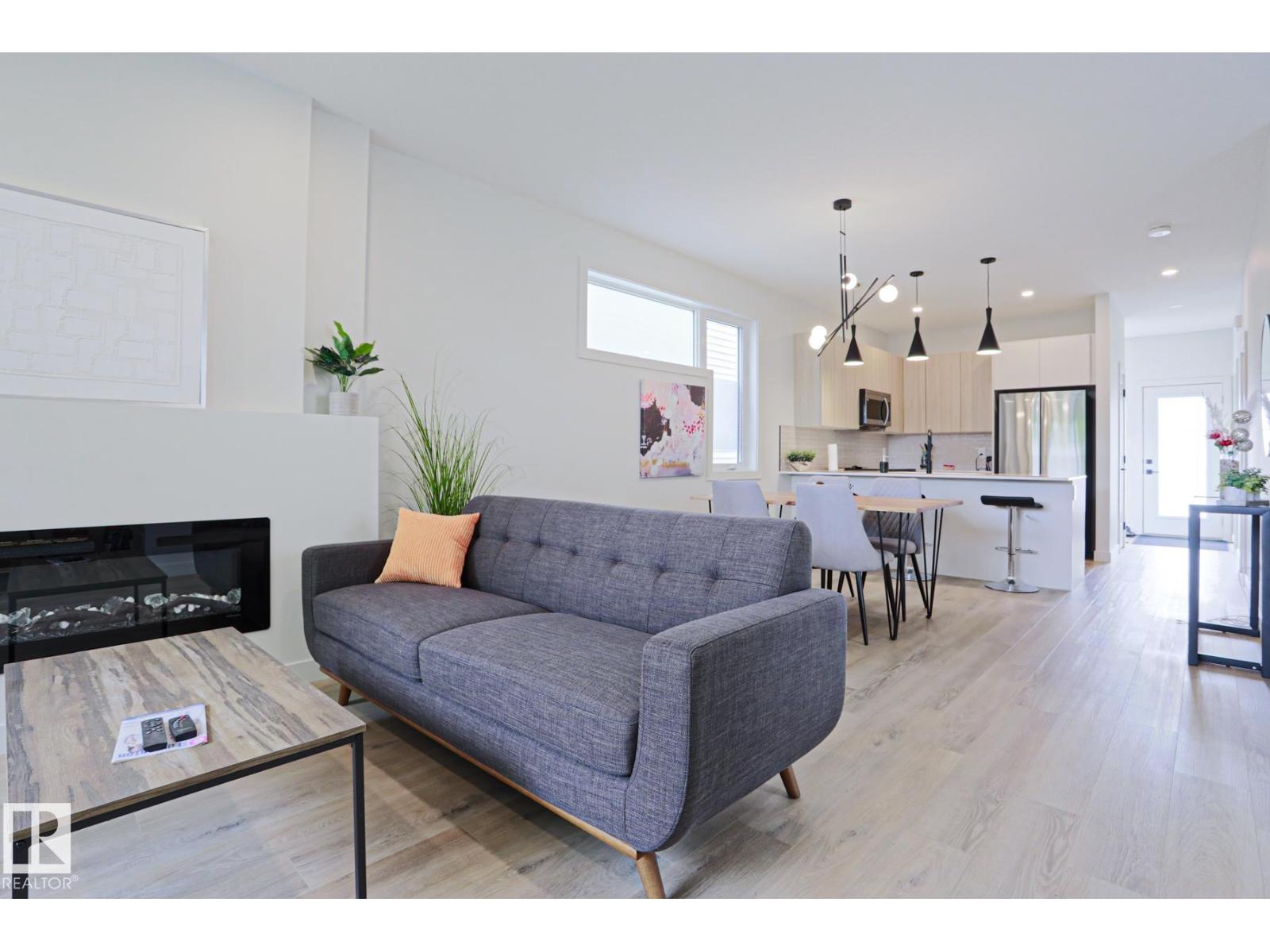 12842 121 ST NW