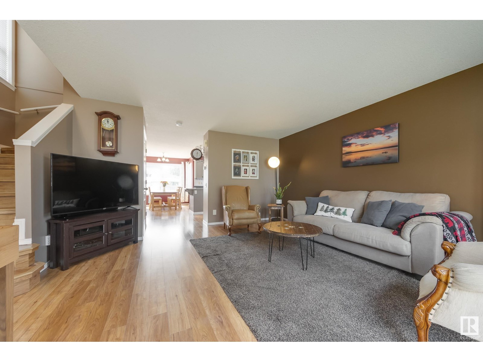 25 HIGHWOOD BV