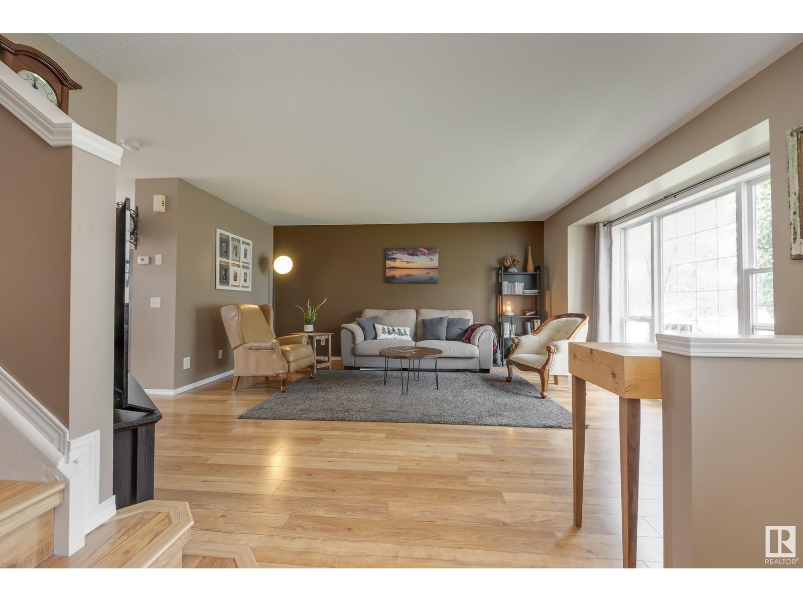 25 HIGHWOOD BV