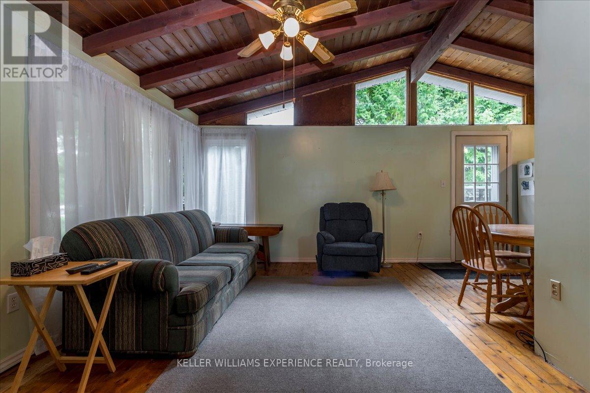 865 BLACKWOODS AVENUE