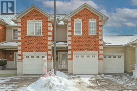 9 - 81 VALRIDGE DRIVE Hamilton (Ancaster) ON L9G5B7