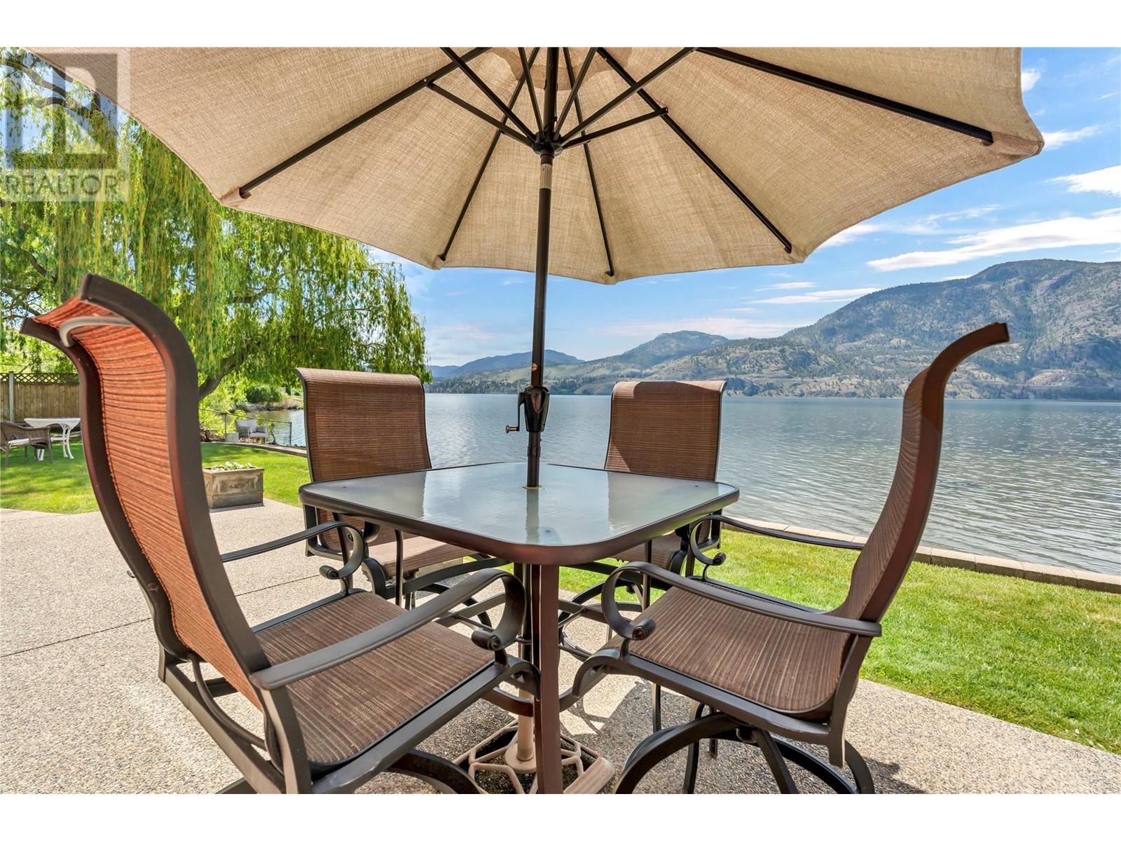 4597 Lakeside Road