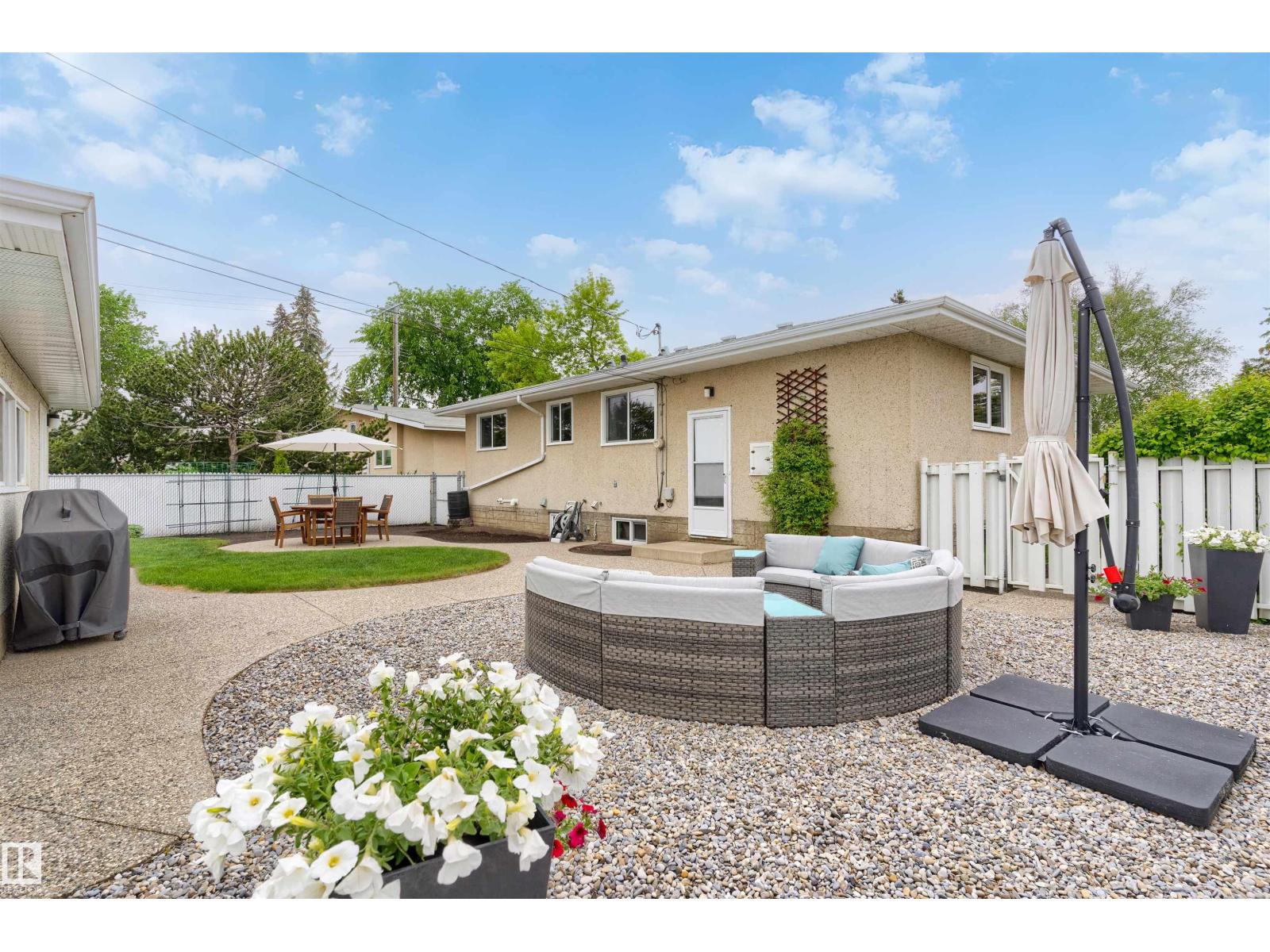 6203 87 AV NW