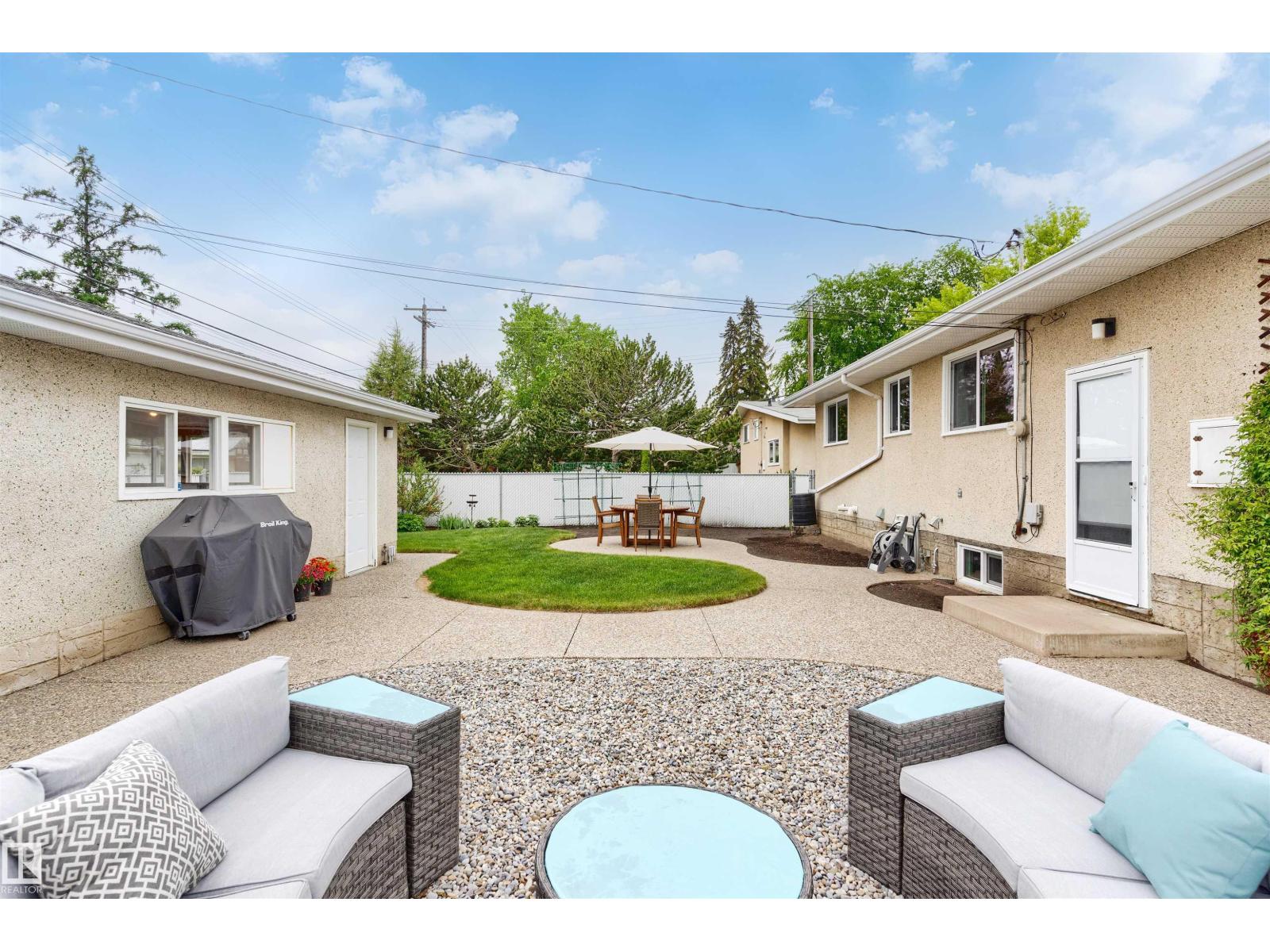 6203 87 AV NW