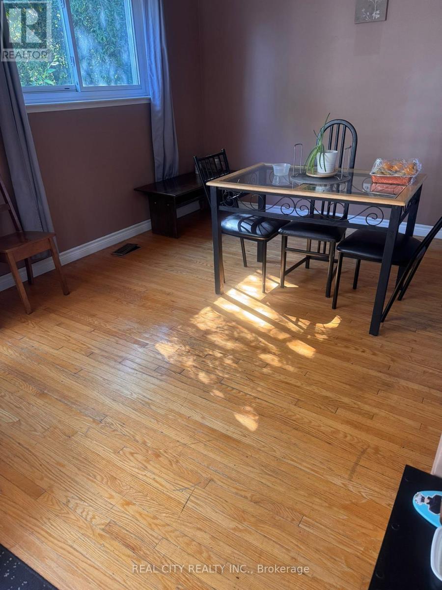2290 DELKUS CRESCENT