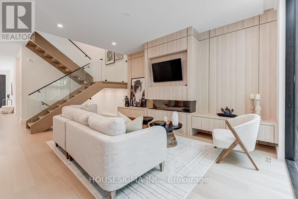 188 DUPLEX AVENUE