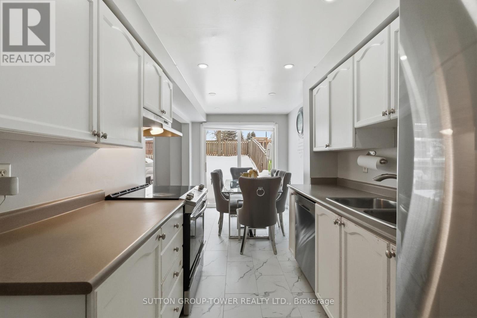 360 DUNSMORE LANE
