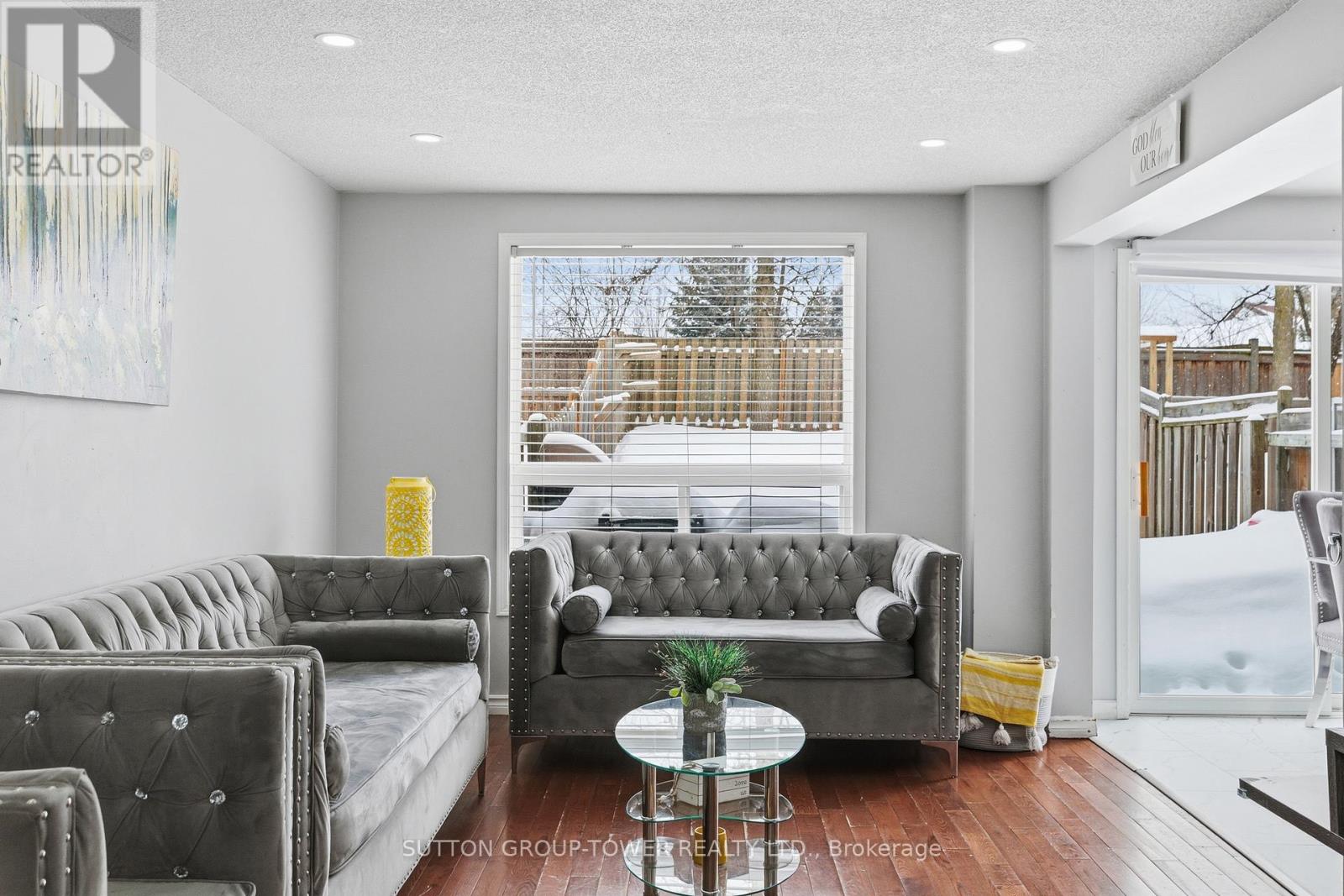360 DUNSMORE LANE