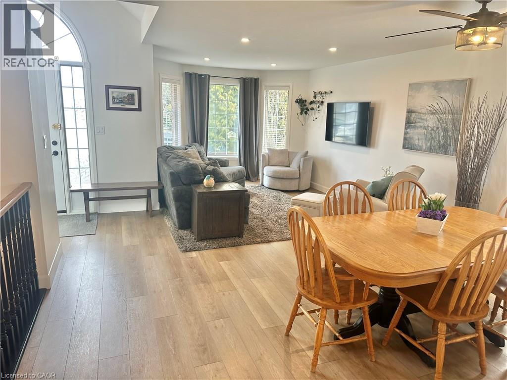 7 SPRUCE GROVE Court