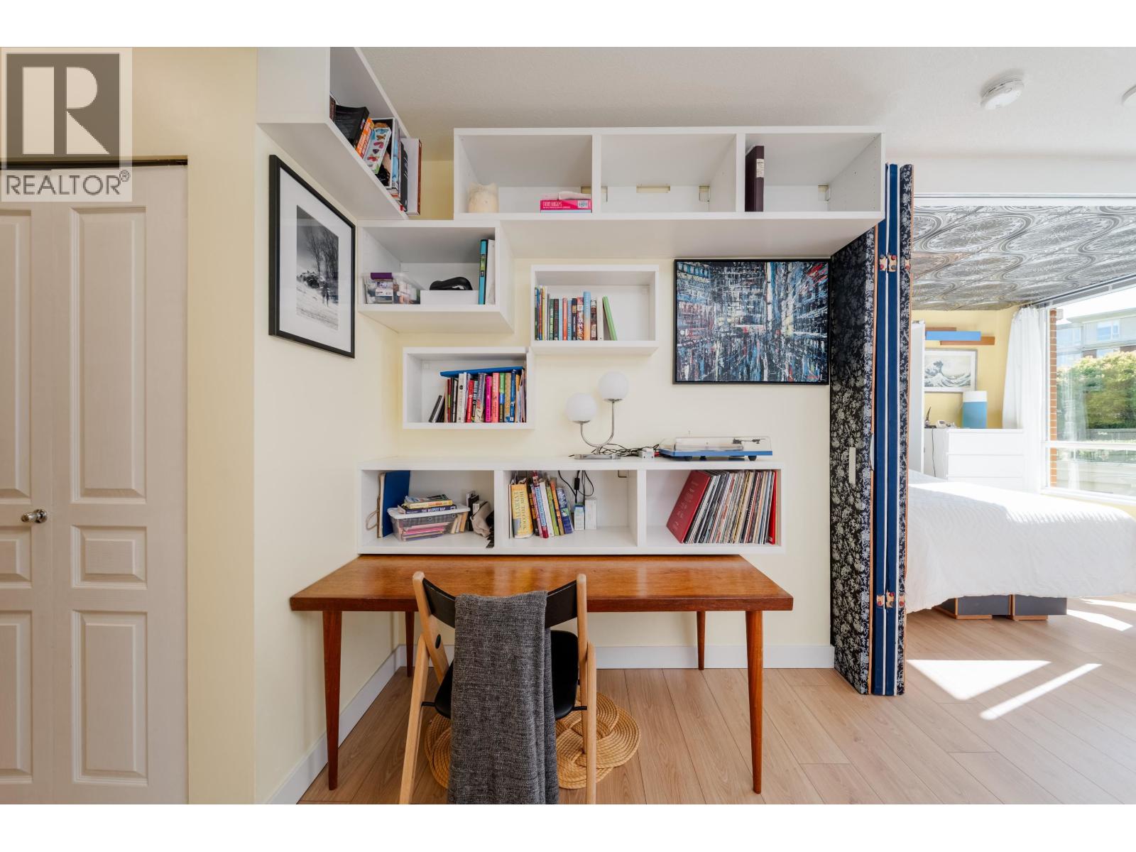 420 4028 KNIGHT STREET