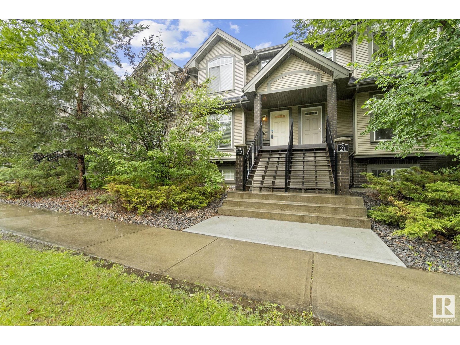 #22 4755 TERWILLEGAR CM NW
