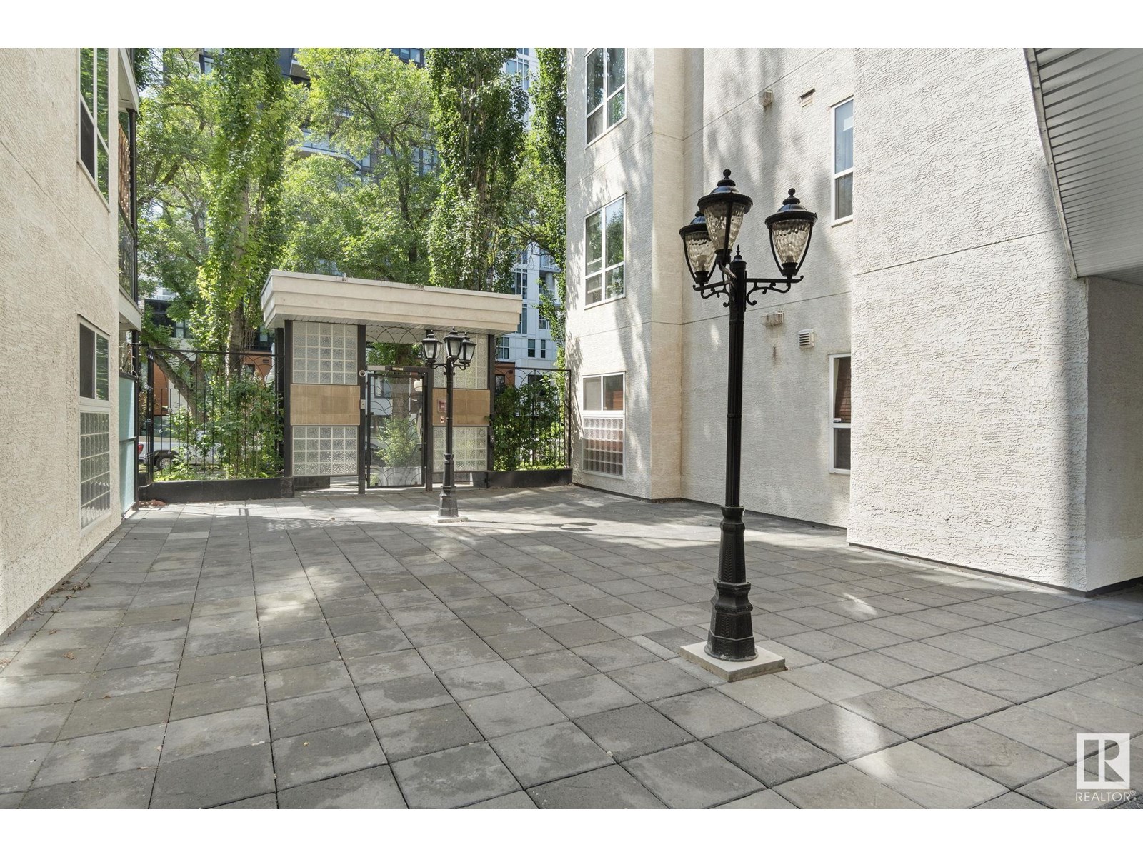 #232 10023 110 ST NW