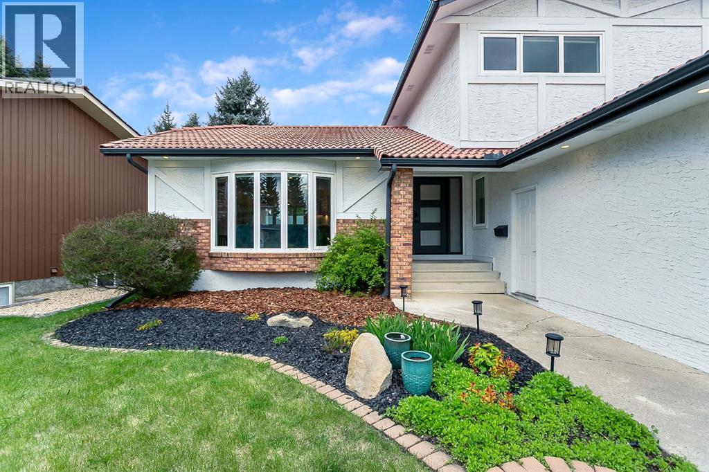 75 Woodacres Crescent SW