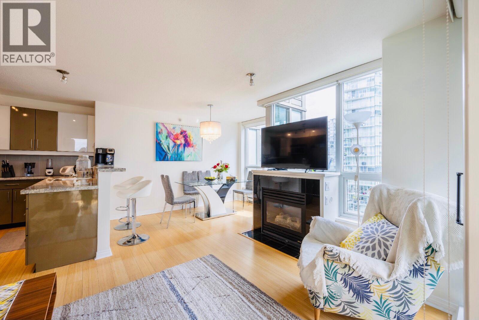 2201 1328 W PENDER STREET