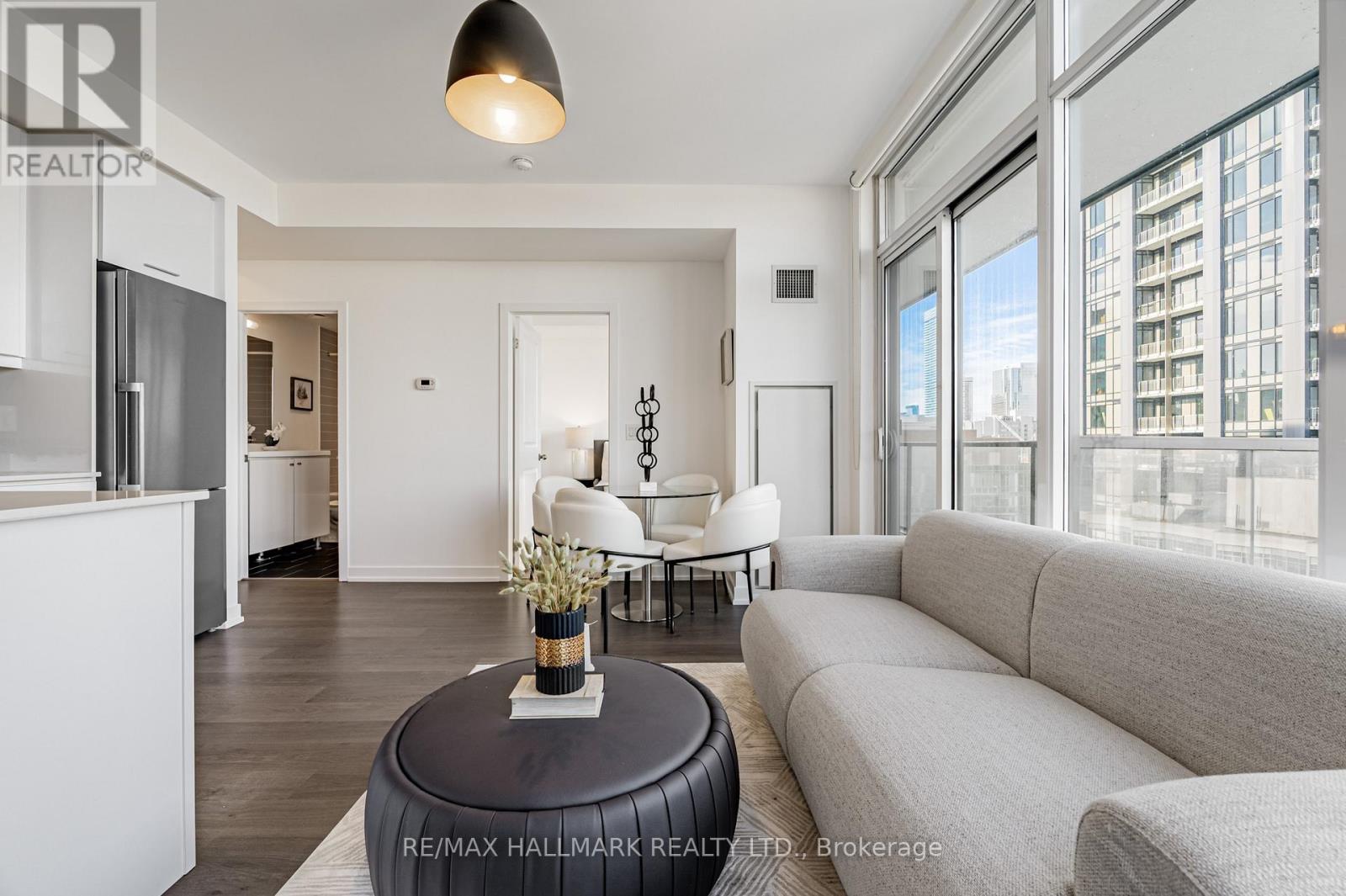 1704 - 105 GEORGE STREET