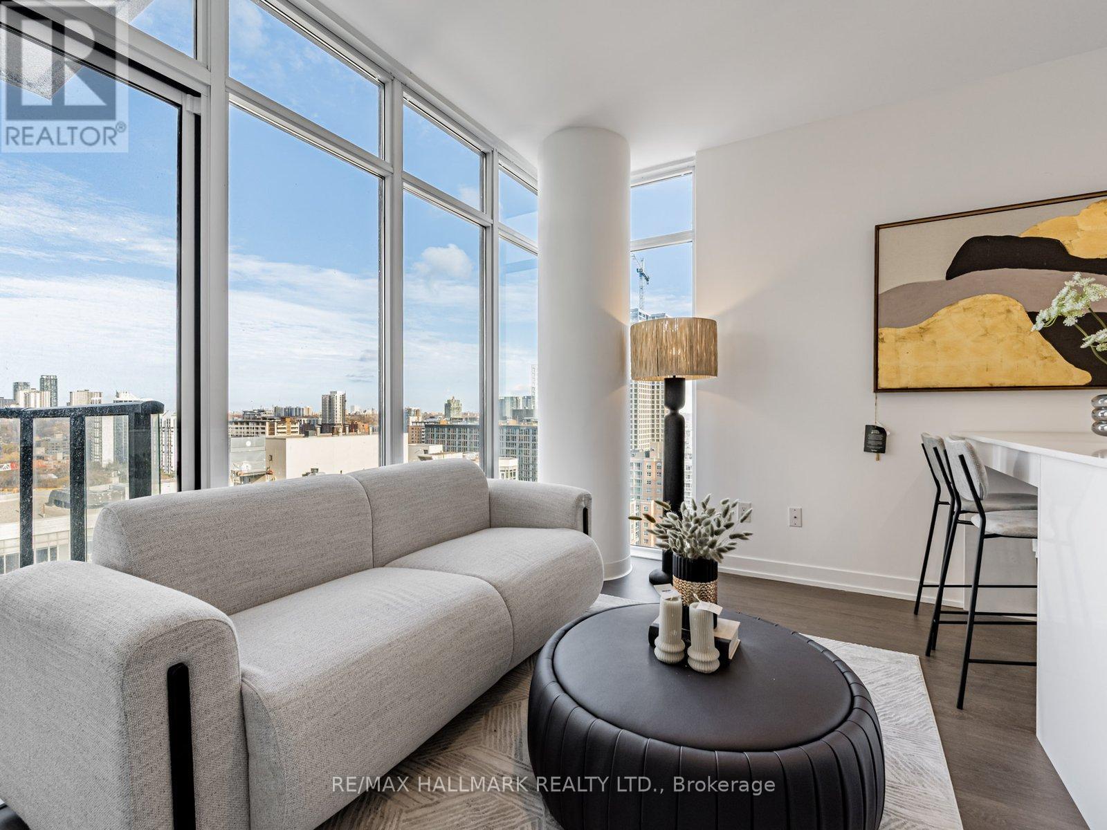 1704 - 105 GEORGE STREET