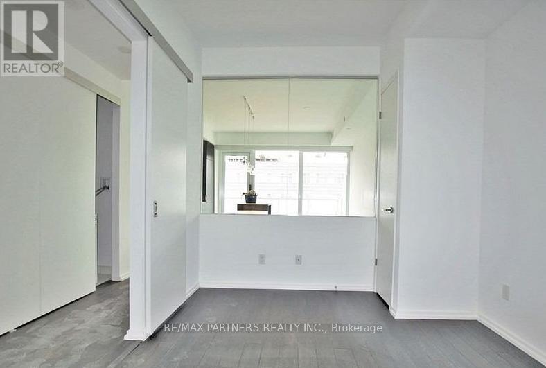 1704 - 197 YONGE STREET