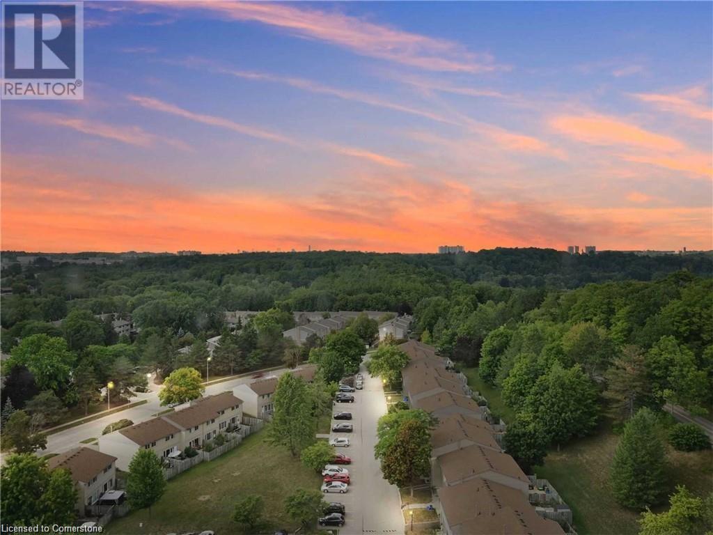 35 GREEN VALLEY Drive Unit# 1610