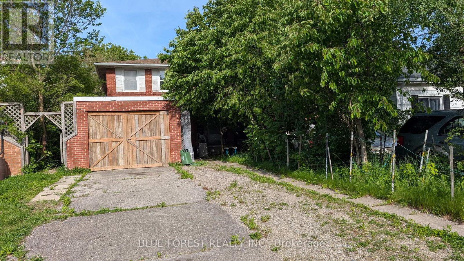 Photo 1 of 20 — 112 MARLBOROUGH AVENUE, London South (South I), ON N5Z3S6