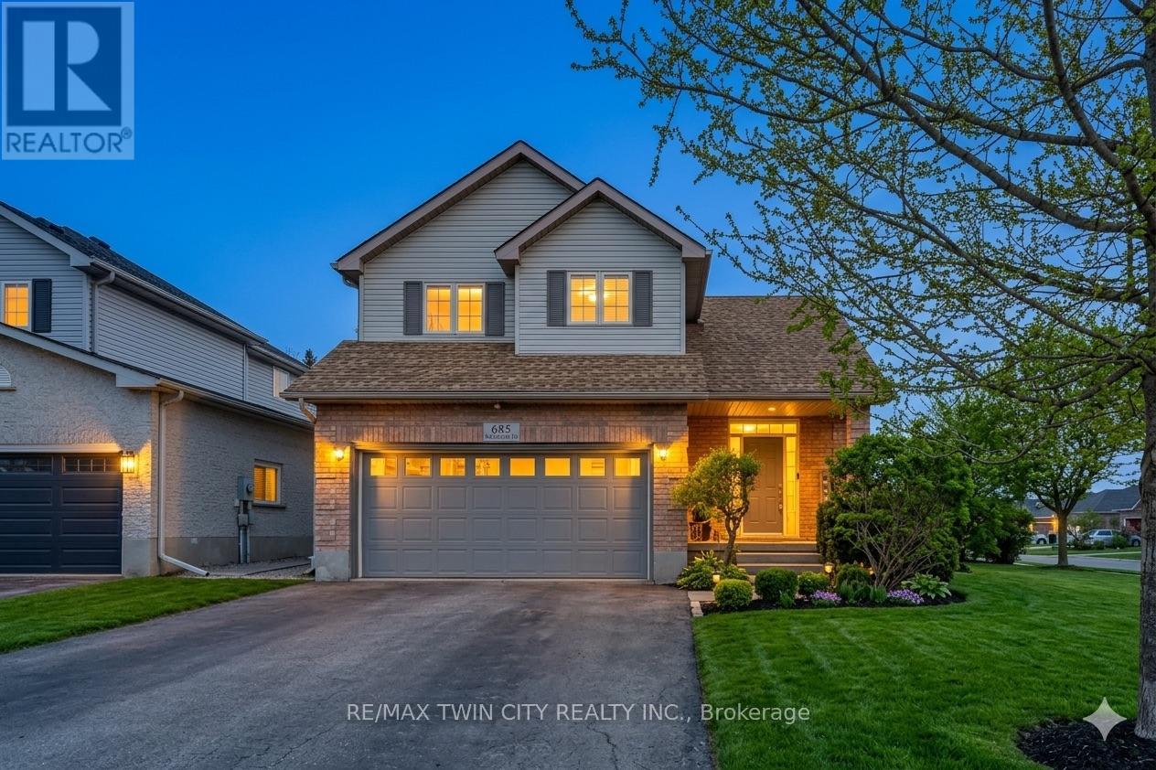 685 COLDSTREAM DRIVE W