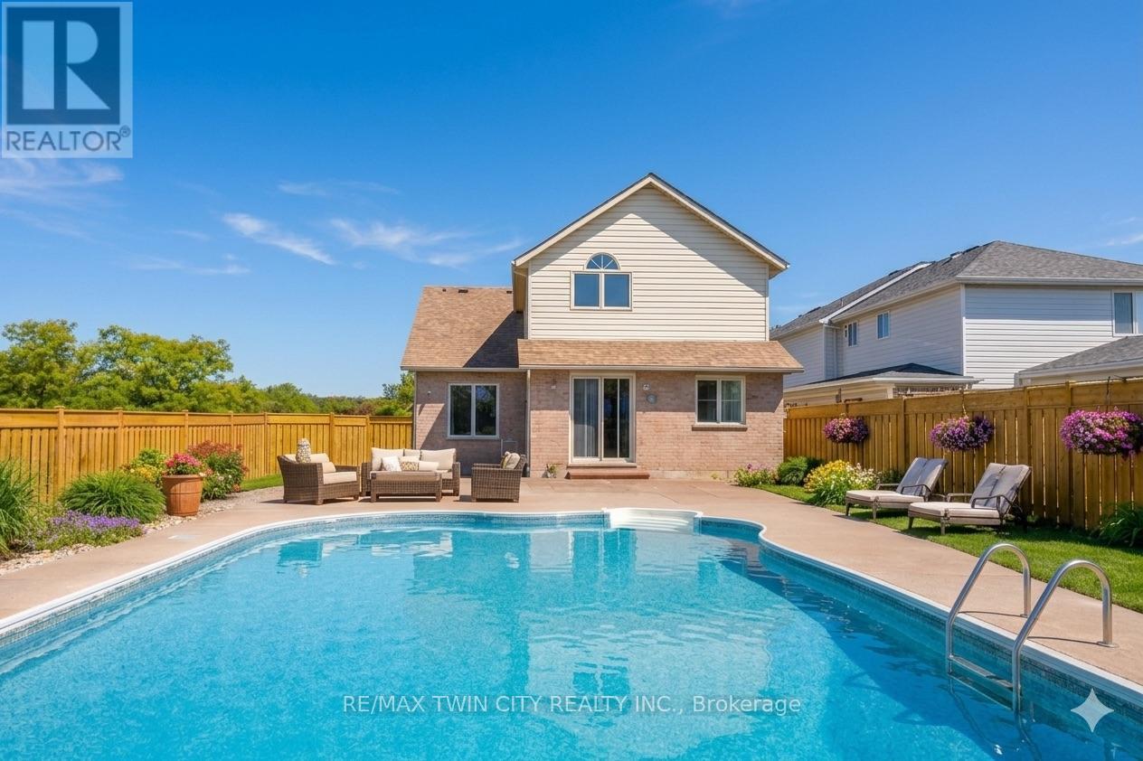 685 COLDSTREAM DRIVE W