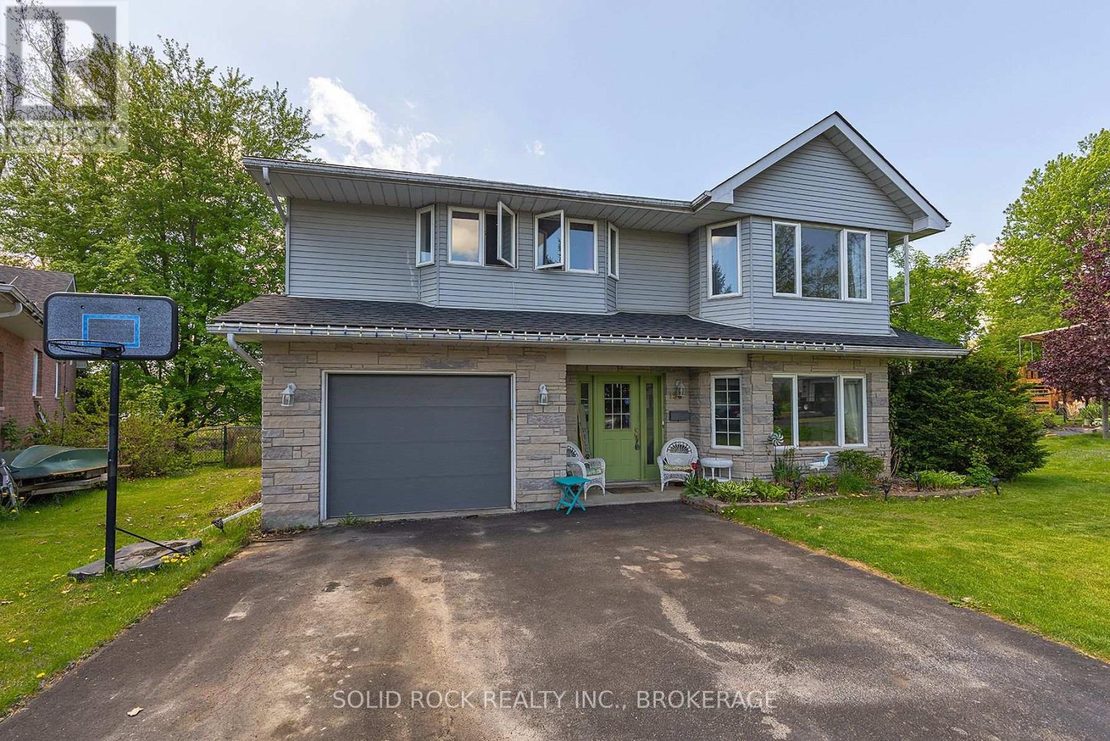 150 SHORELINE CRESCENT