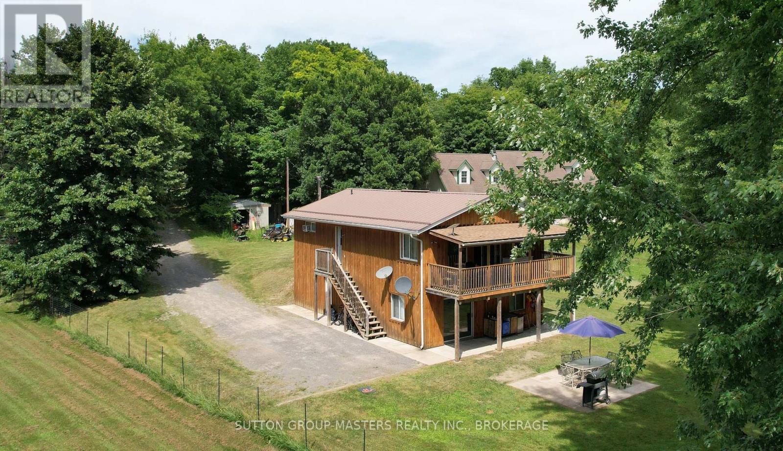 Photo 1 of 17 — 811 PIERCES LANE, Leeds and the Thousand Islands, ON K0E1N0