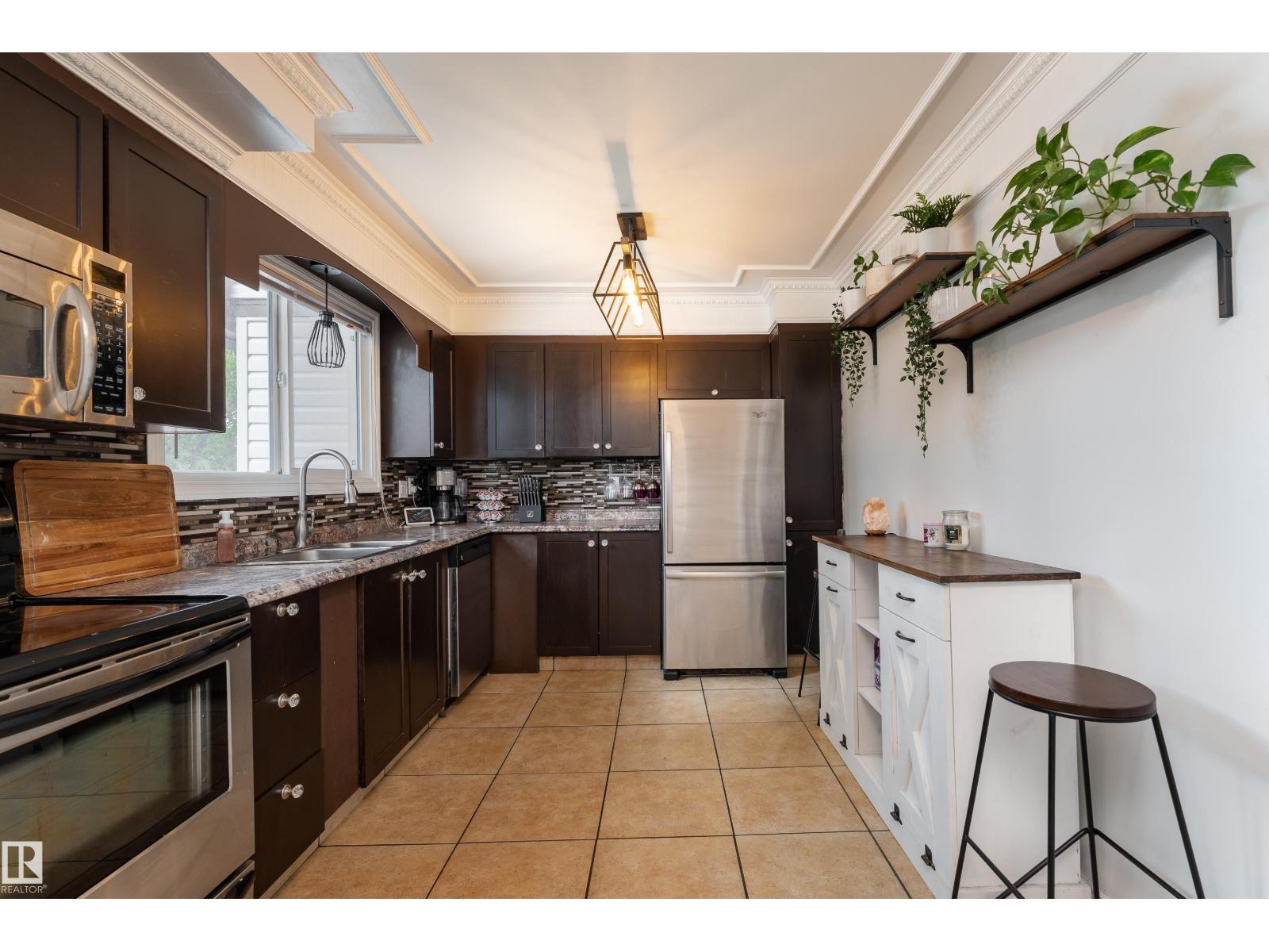 747 CLAREVIEW RD NW