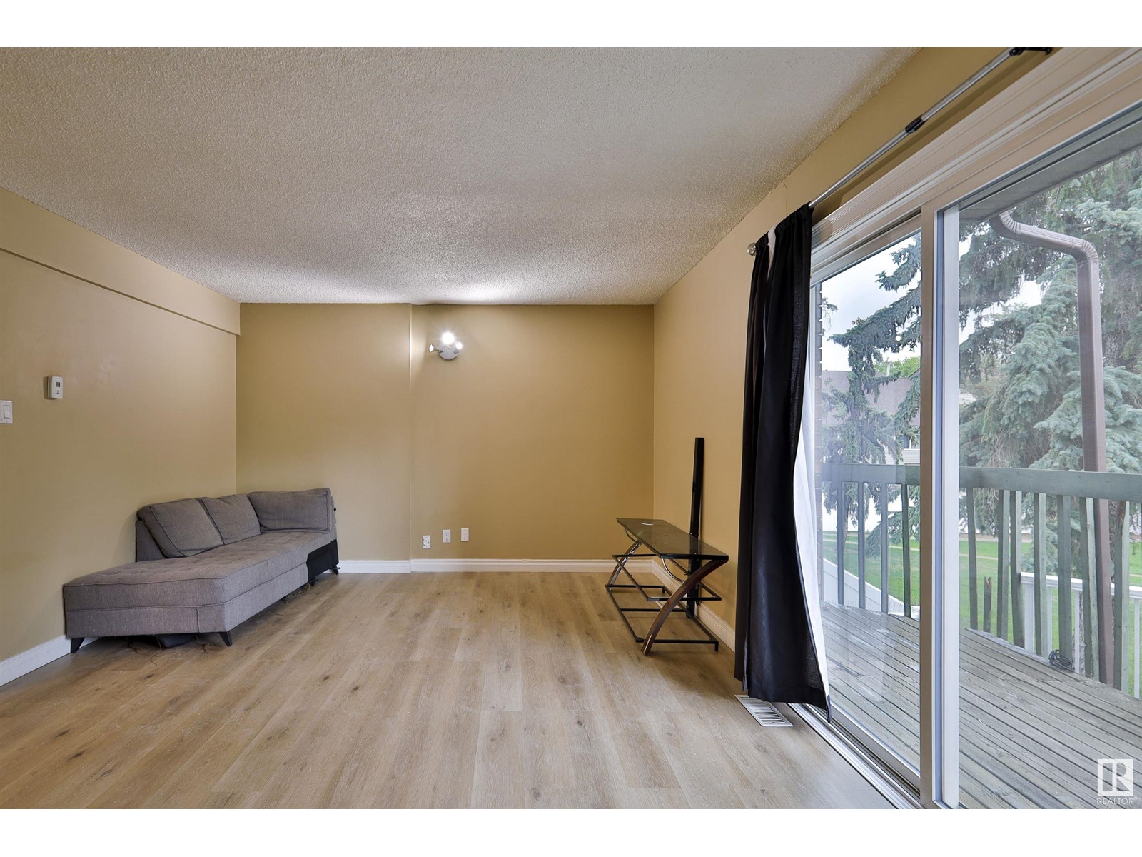 11A MEADOWLARK VG NW