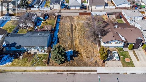 1008 9 Street North Lethbridge AB T1H1Z8