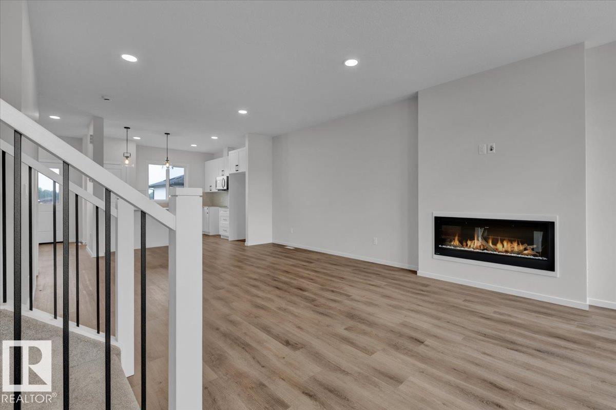 25 FICUS WY