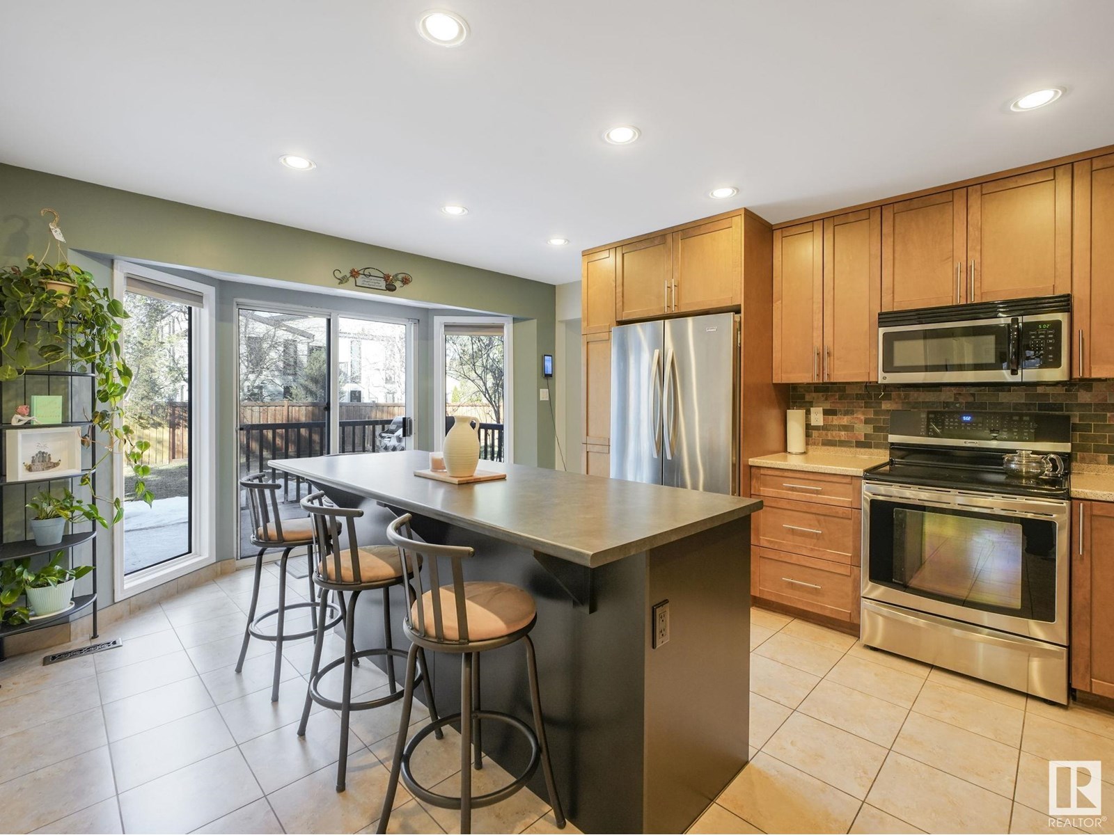 14714 46 AV NW