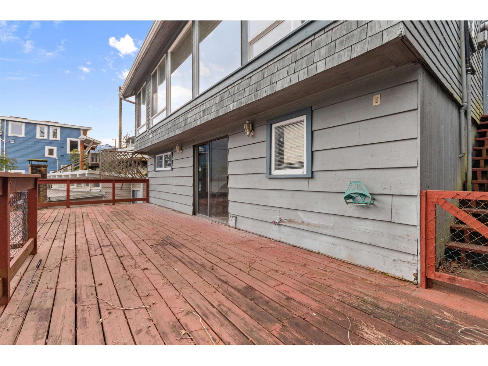 36 LAKESHORE DRIVE|Cultus Lake North