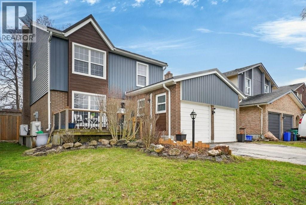 54 DEERWOOD Crescent